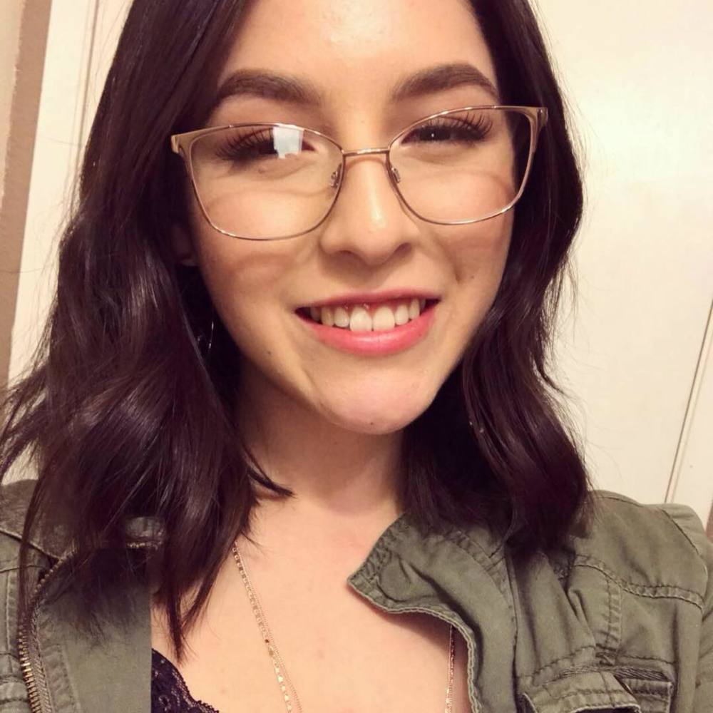 Meet your Posher, Alyssa